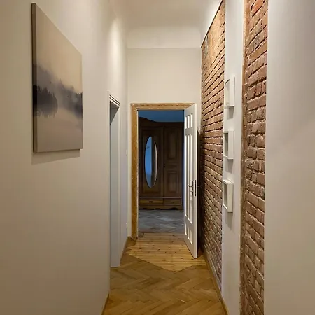 Elegant 3br-85m2 Center Apartment Riga